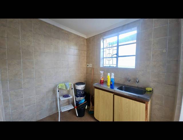1 BEDROOM APARTMENT RENTED IN RICHMOND ESTATE